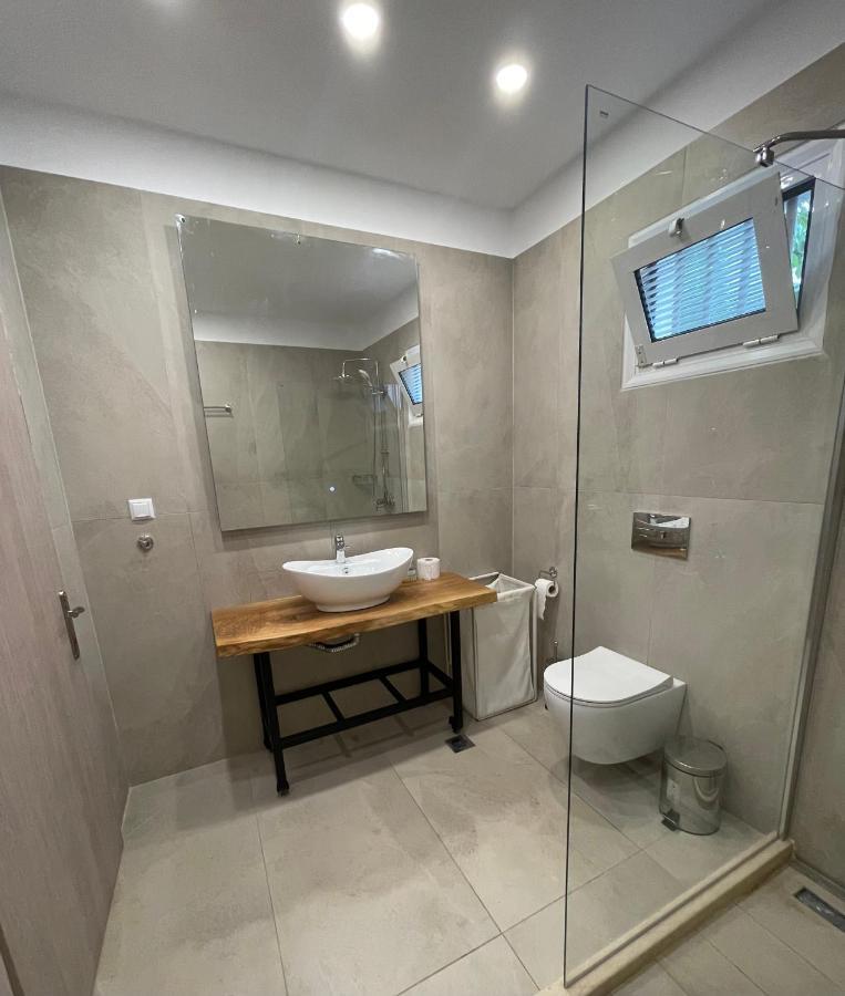 Central Luxury Apartment In Paralia Ofryniou Ofrínion Extérieur photo