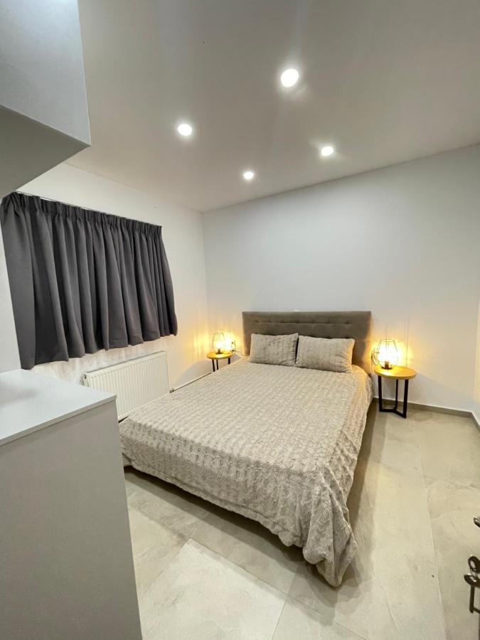 Central Luxury Apartment In Paralia Ofryniou Ofrínion Extérieur photo