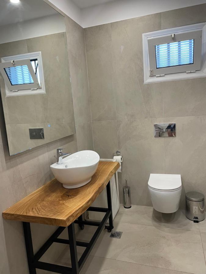 Central Luxury Apartment In Paralia Ofryniou Ofrínion Extérieur photo